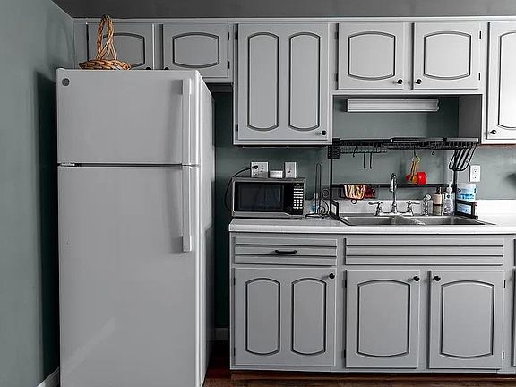 4th image of 261 Holy Cross Road #202