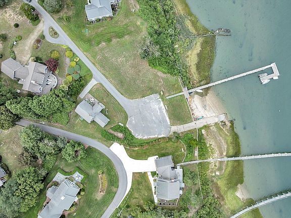 4th image of 80 Cove Road