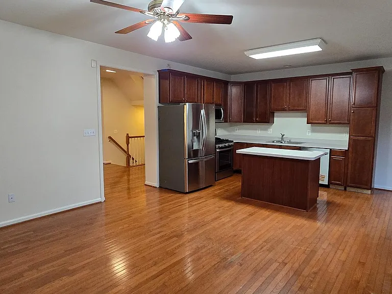 22614 Welborne Manor Sq — Photo 9