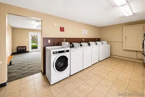 455 Ballantyne St — Photo 2