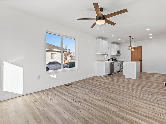 3rd image of 664 30th St