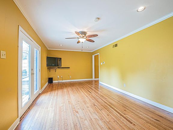 5th image of 4090 Hilldale Ave