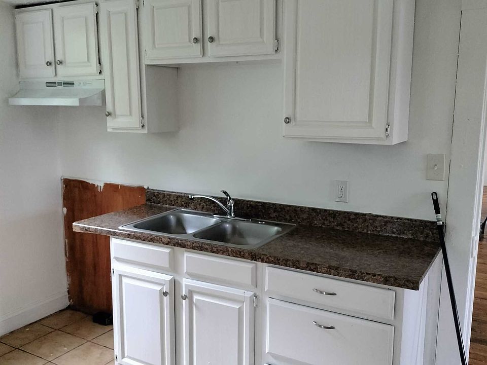 1st image of 17-19 Windsor St #3