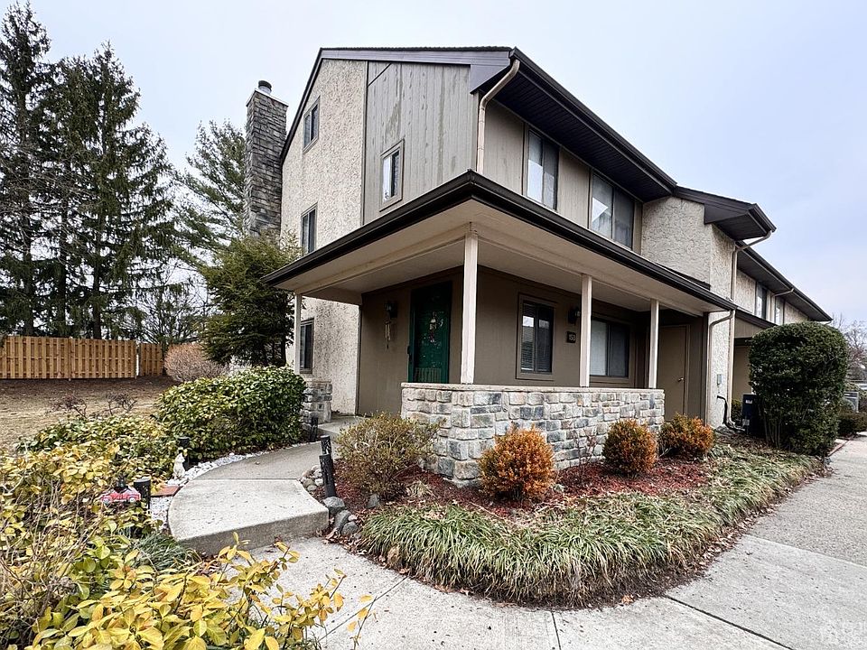 1st image of 158 Hampshire Dr