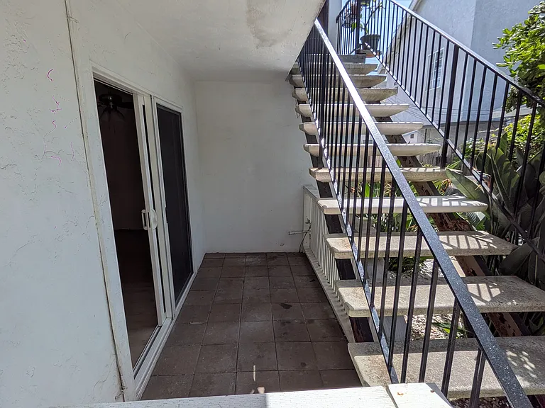4867 Santa Cruz Ave #4 — Photo 5