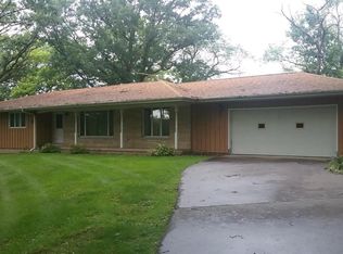 916 Honey Lake Rd S, Burlington, WI 53105