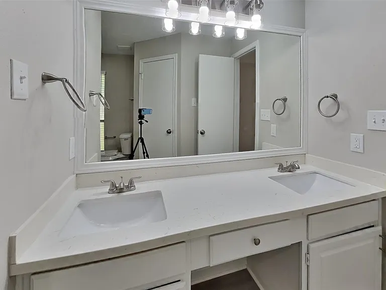 2314 Pebbledowne Cir — Photo 13
