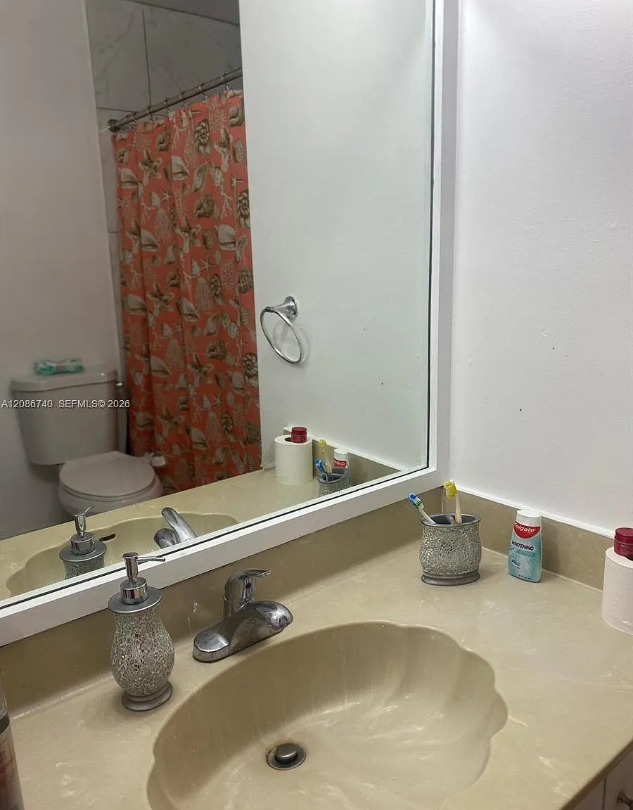Quasar Twin Homes Condo — Photo 2