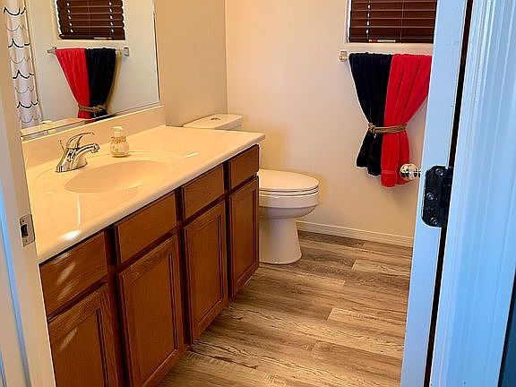 Upstairs Hallway Bathroom