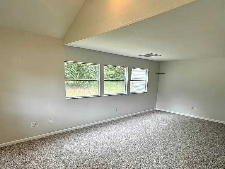 292 Holland St — Photo 4