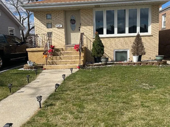 7728 Mayfield Ave, Bridgeview, IL 60459