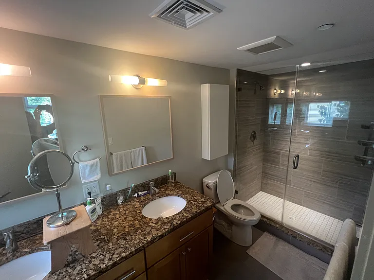 150 Adams St #7 — Photo 6