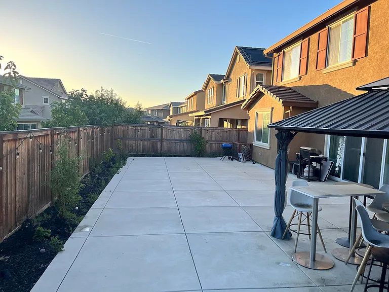 679 W Crocker Ln — Photo 16
