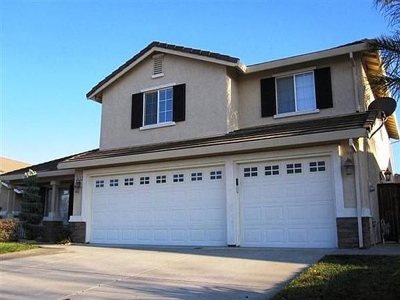 2nd image of 2679 Swallowview Dr