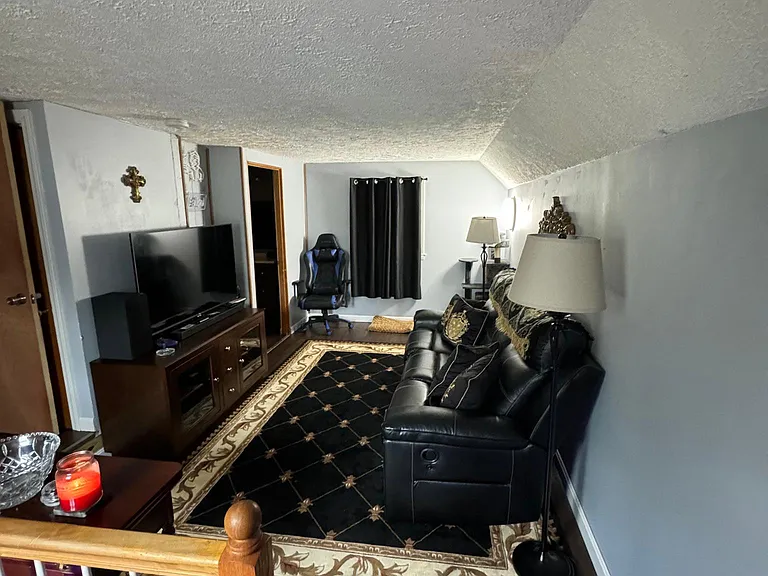 33 Dutton St #37 — Photo 7