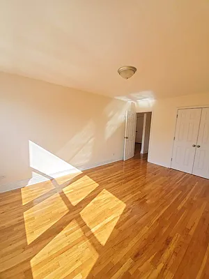 Rented by Smart NY Realty LLC | media 10