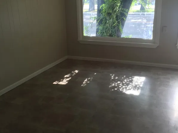 1013 Main St, Longmont, CO