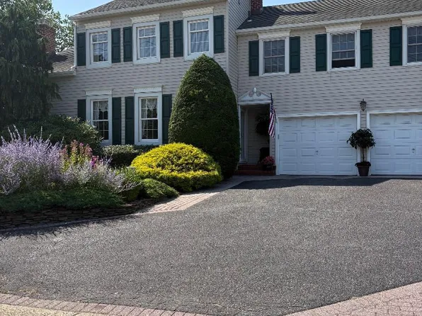 4394 Merrick Road, Massapequa, NY 11758