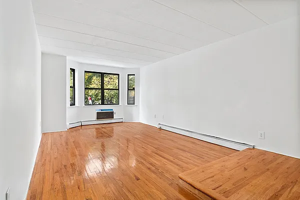 Sold by Compass | media 18