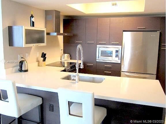4th image of 150 Sunny Isles Blvd #11104