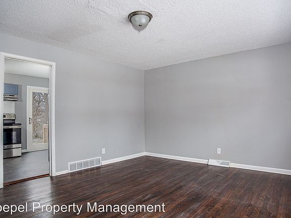 5th image of 8405 E 110th St