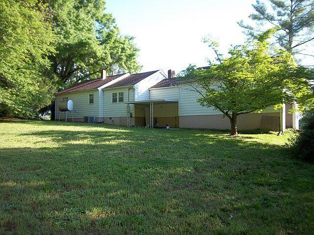 2nd image of 6145 Woodleaf Rd