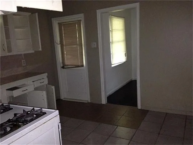 5006 Doulton Dr — Photo 7