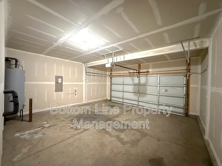 1321 Waylon Ave — Photo 20