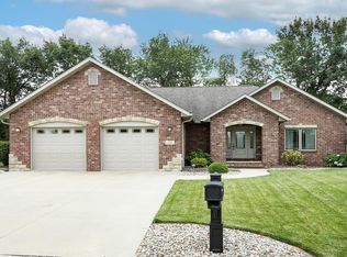 232 Briarwood Ln, Aviston, IL 62216