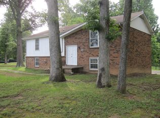 39 Leonard Dr, Clarksville, TN 37042
