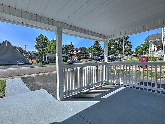 4th image of 207 W Watauga Ave