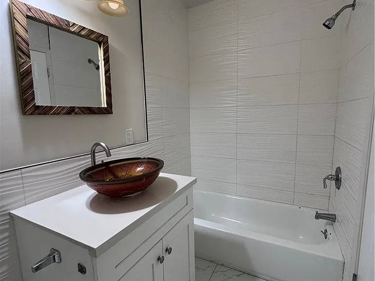 875 W 41st Dr — Photo 11