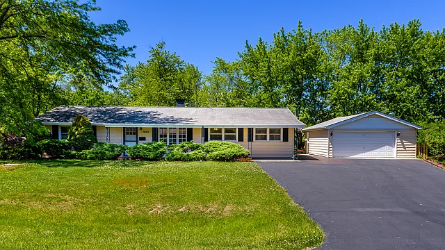 18740 Loras Ln photo 1