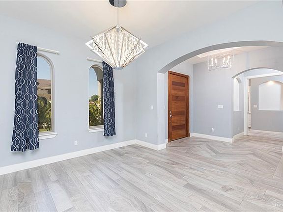 5th image of 3004 Cuarzo St