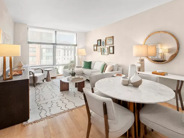 212 W 72nd St #8F, New York, NY 10023