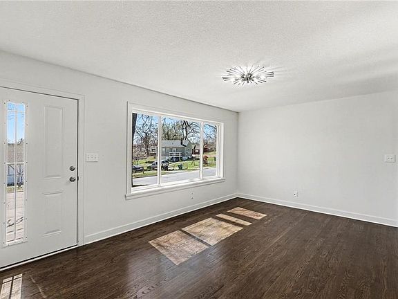 3rd image of 2720 Hagemann St