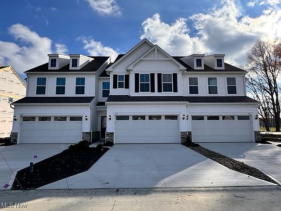 2nd image of 722 Harbour Town Ct