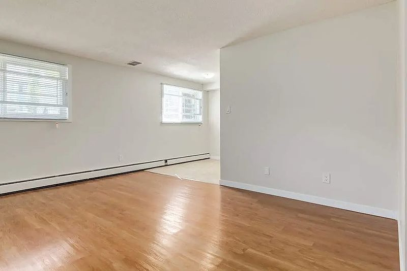 Edmonton Apartment for rent - 2 Bedrooms — photo 8