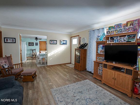 3rd image of 724 Edith Ave