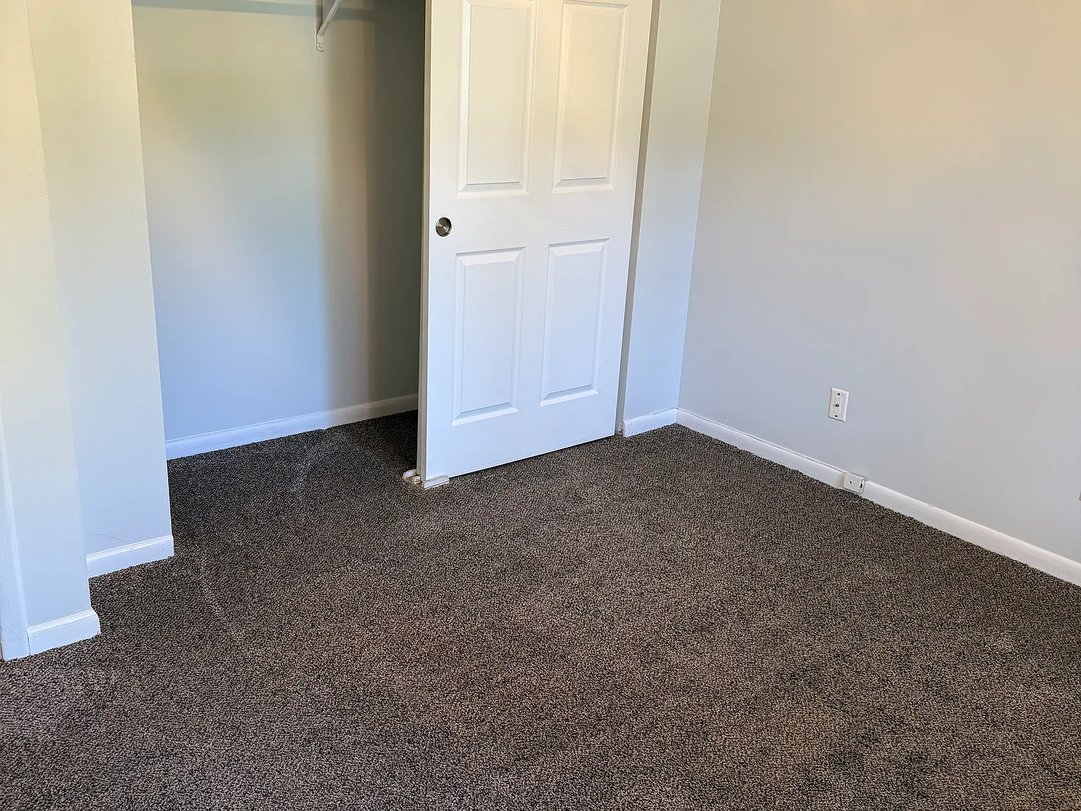 3 bed, 912 sqft, $1,200 — Photo 4