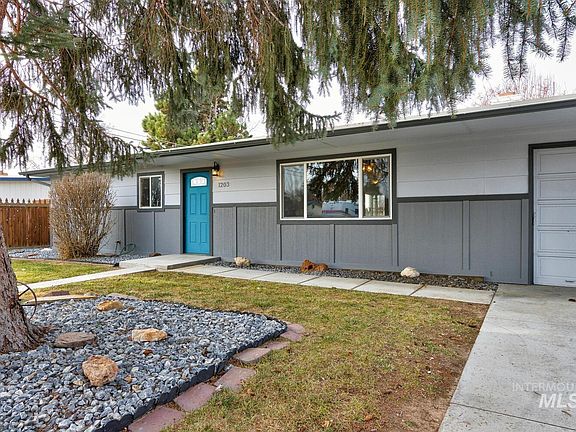 3rd image of 1203 S Beechwood Dr