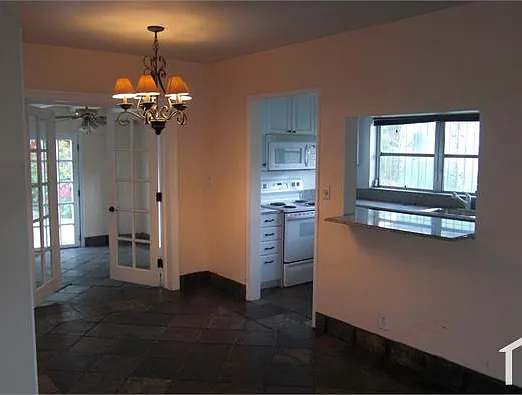 1405 NW 7th Ave — Photo 6