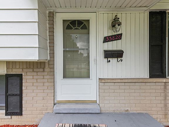 4th image of 33828 Stonewood Dr