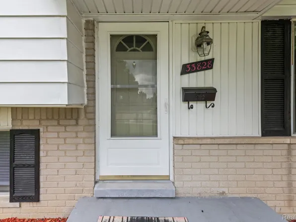 33828 Stonewood Dr, Sterling Heights, MI 48312