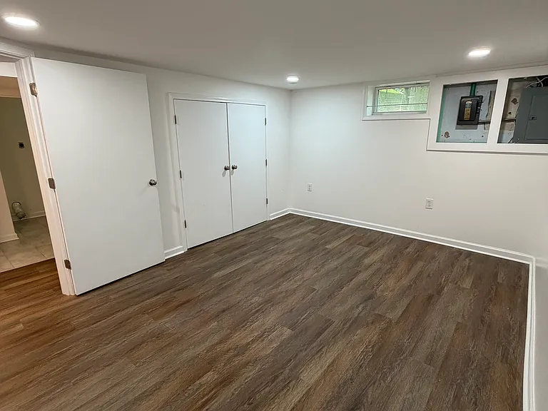 Bedroom 4 (basement)