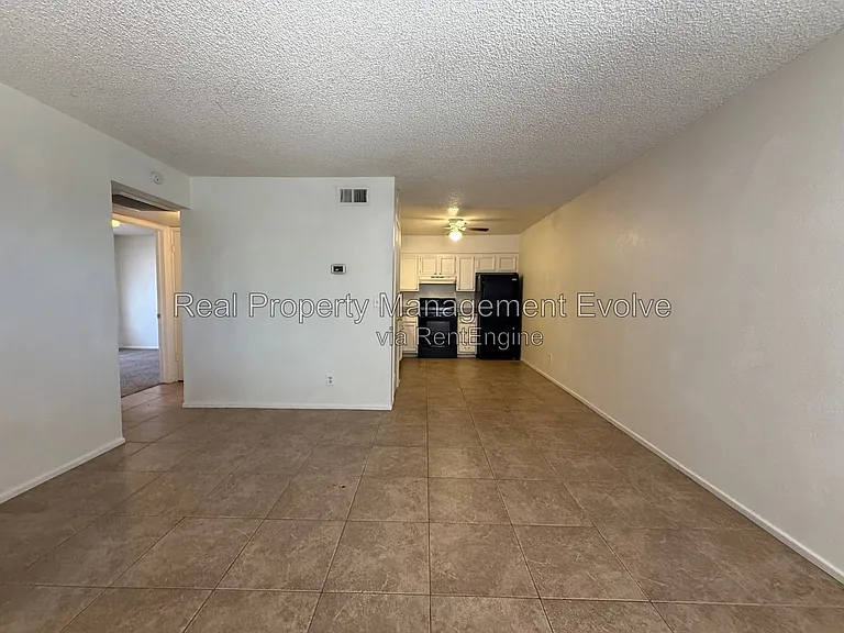 1905 N Center St #1 — Photo 4