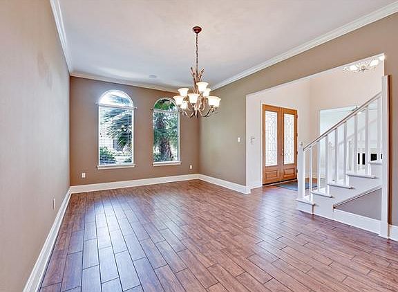 4th image of 49 Pinehurst Dr