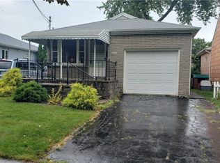 2954 Ontario Ave, Niagara Falls, NY 14305