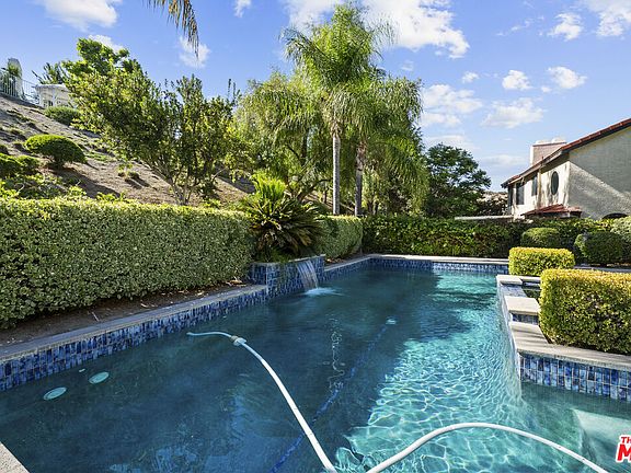 2nd image of 25345 Irving Ln