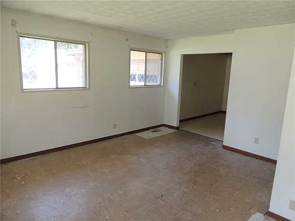 3rd image of 7149 Doris Dr